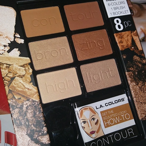 💄👝 3 Piece Beauty Bundle (16 pieces) - Picture 2 of 5